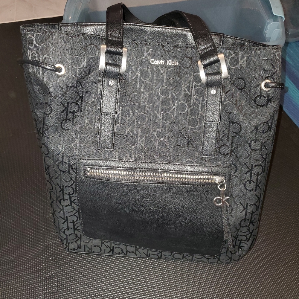 Calvin klein shoulder bag